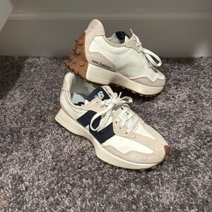 New Balance 327